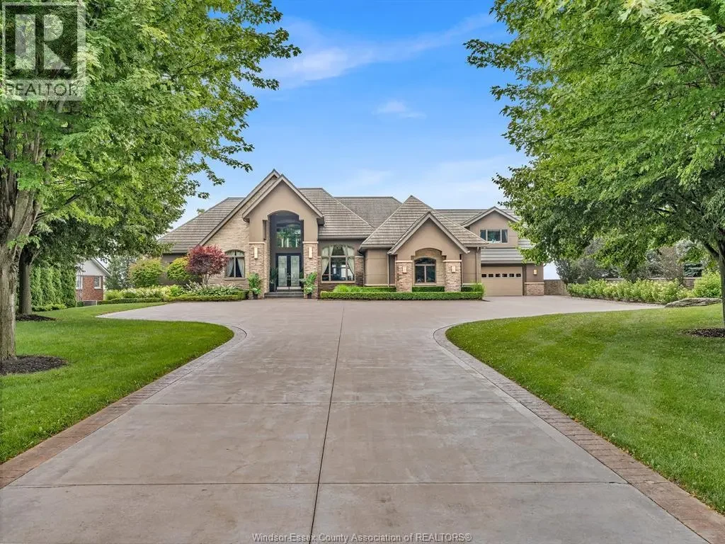 320 Seacliff Drive West, Leamington